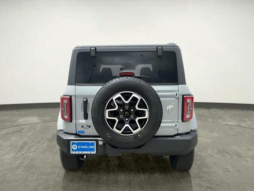 Avalanche Gray 2026 Ford Bronco Outer Banks