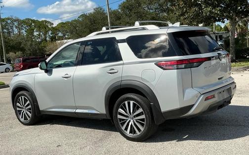 2022 Nissan Pathfinder Platinum
