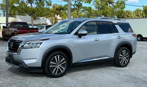 2022 Nissan Pathfinder Platinum