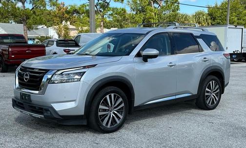 2022 Nissan Pathfinder Platinum