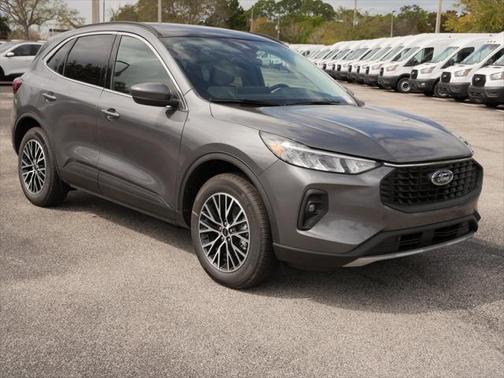 2025 Ford Escape SE