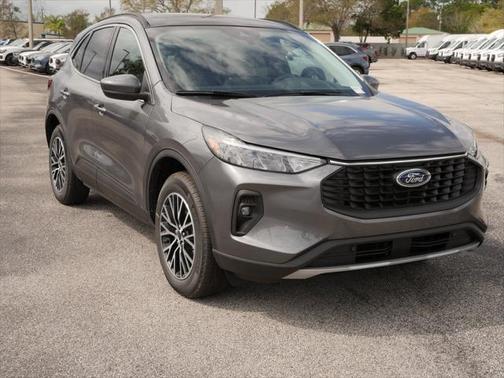 2025 Ford Escape SE