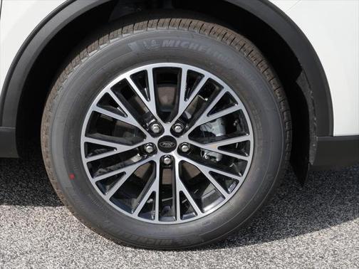 2025 Ford Escape SE