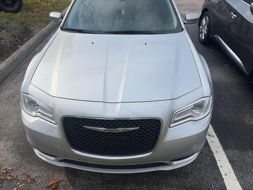 Silver Mist Clearcoat 2023 Chrysler 300 Touring
