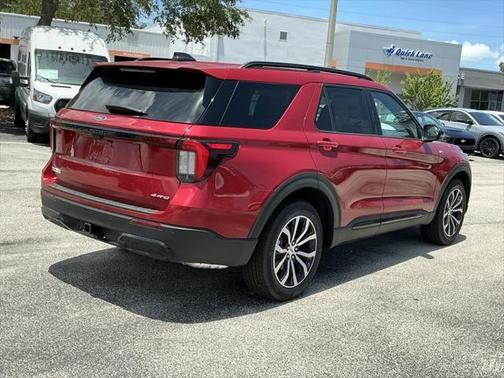 2025 Ford Explorer ST-Line