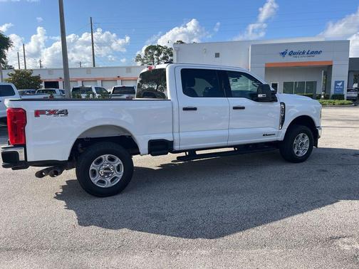 Oxford White 2025 Ford F-250 XLT