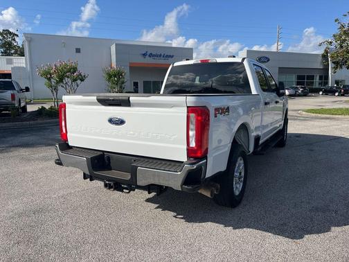 Oxford White 2025 Ford F-250 XLT