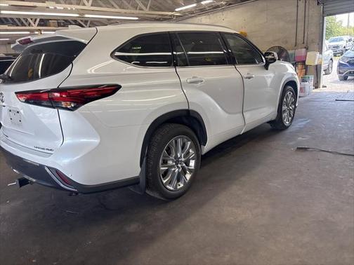 2022 Toyota Highlander Limited