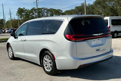 2024 Chrysler Pacifica Touring-L