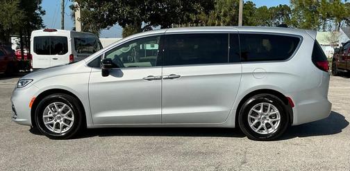 2024 Chrysler Pacifica Touring-L