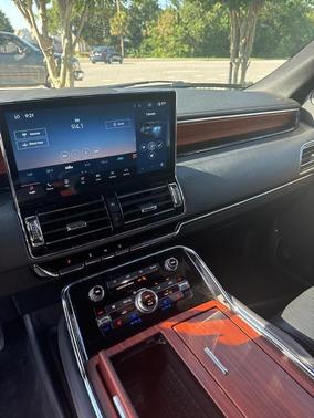 2024 Lincoln Navigator Premiere