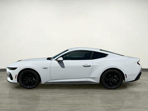 Oxford White 2026 Ford Mustang GT