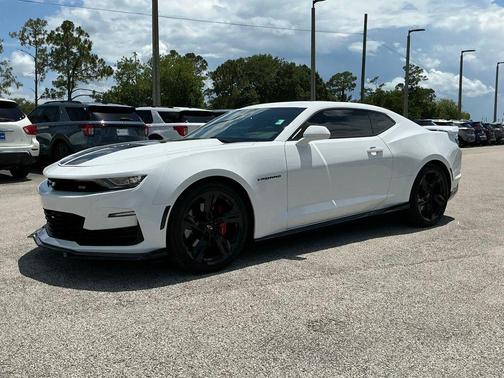 Summit White 2022 Chevrolet Camaro 2SS