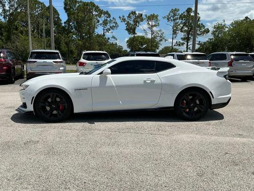 Summit White 2022 Chevrolet Camaro 2SS
