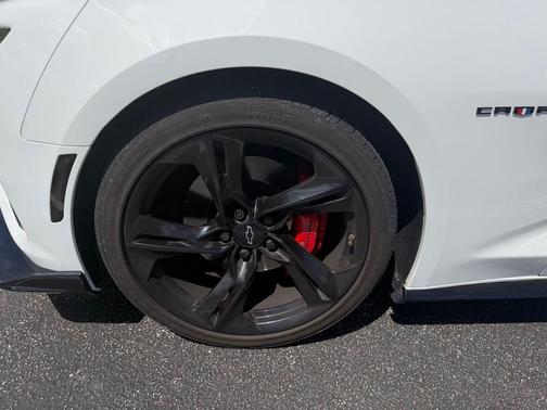 Summit White 2022 Chevrolet Camaro 2SS