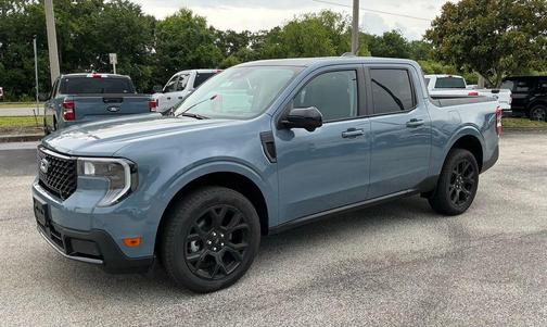 Azure Gray Metallic Tri-Coat 2025 Ford Maverick Lariat