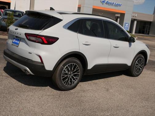 2025 Ford Escape SE