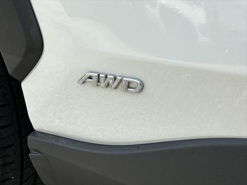 2020 Toyota RAV4 Hybrid SE