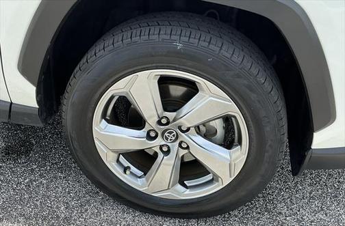 2020 Toyota RAV4 Hybrid SE