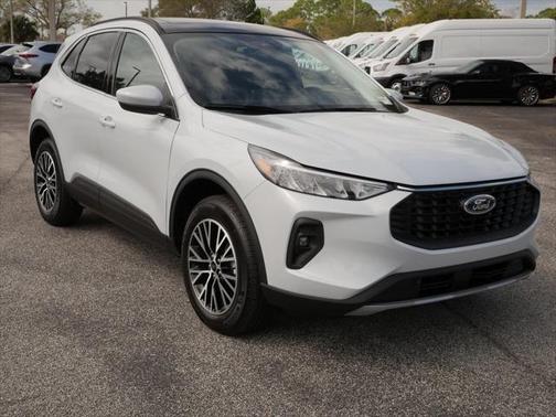 2025 Ford Escape SE