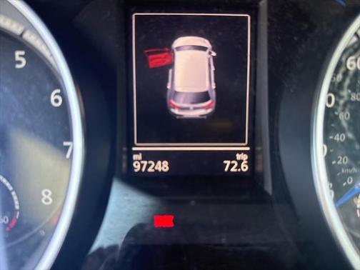 2015 Volkswagen Golf R 4-Door w/DCC & Navigation