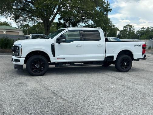 Star White Metallic Tri-Coat 2026 Ford F-350 Lariat