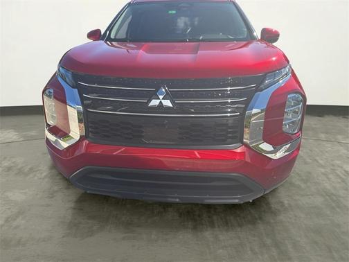 2022 Mitsubishi Outlander ES