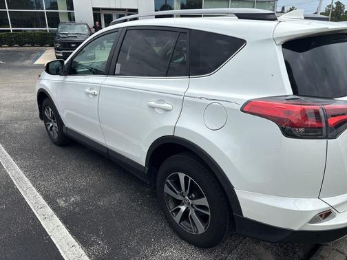 Super White 2017 Toyota RAV4 XLE
