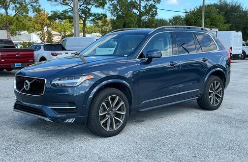 2018 Volvo XC90 T6 Momentum