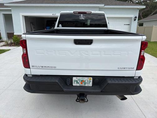 Summit White 2024 Chevrolet Silverado 2500 Custom