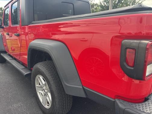 2020 Jeep Gladiator Sport