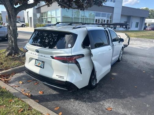 2021 Toyota Sienna Limited
