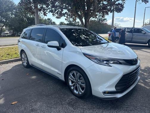 2021 Toyota Sienna Limited