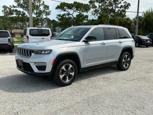 Silver Zynith 2024 Jeep Grand Cherokee 4xe Base