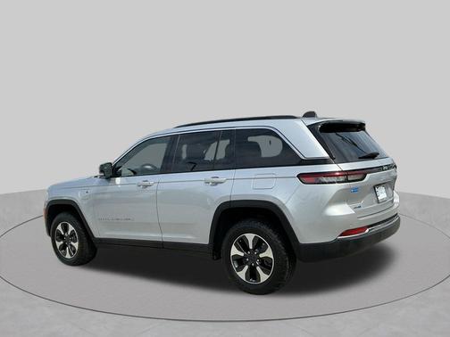 Silver Zynith 2024 Jeep Grand Cherokee 4xe Base