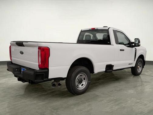 Oxford White 2025 Ford F-250 XL