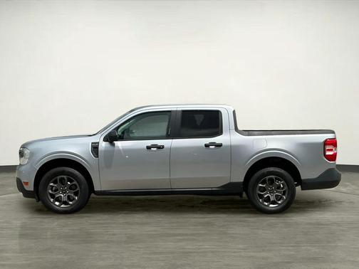 Iconic Silver Metallic 2022 Ford Maverick XLT