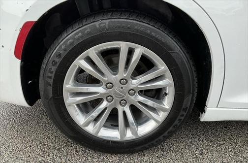 2017 Chrysler 300C Base