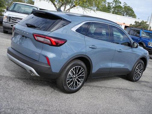 2025 Ford Escape SE