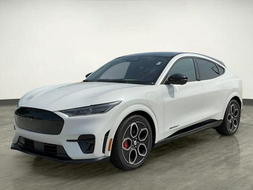 Star White Metallic Tri-Coat 2023 Ford Mustang Mach-E GT