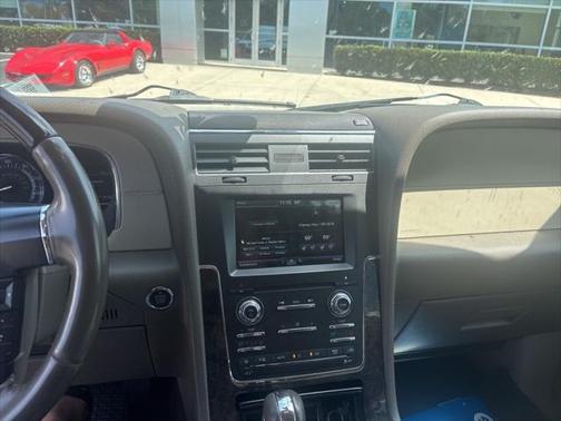 2015 Lincoln Navigator Base