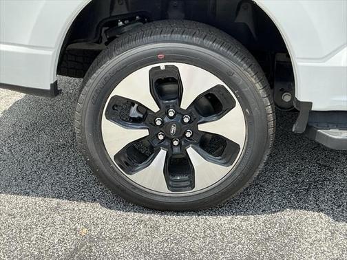 2025 Ford F-150 Lightning Platinum