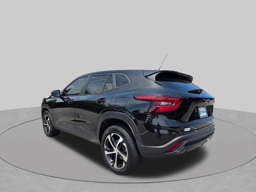 Mosaic Black Metallic 2024 Chevrolet Trax FWD 1RS