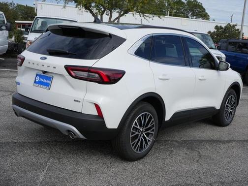 2025 Ford Escape SE