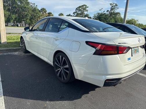 2021 Nissan Altima SR VC-Turbo FWD