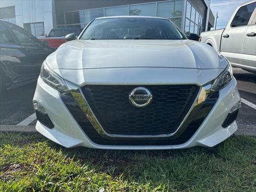 2021 Nissan Altima SR VC-Turbo FWD