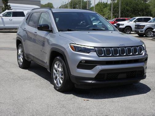 2022 Jeep Compass Latitude Lux