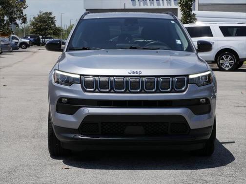 2022 Jeep Compass Latitude Lux