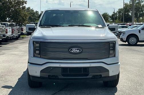 2025 Ford F-150 Lightning LARIAT