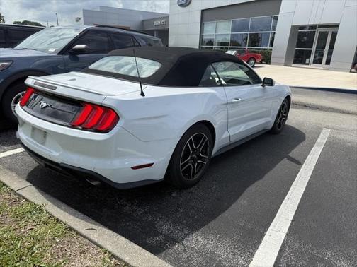 2022 Ford Mustang EcoBoost Premium